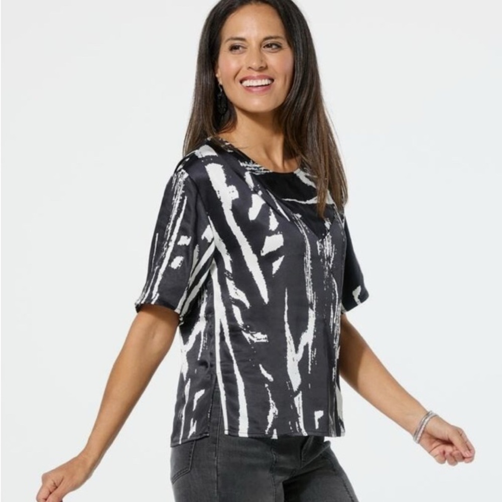 Grey by Jhoan Sebastian Grey Satin & Matte Top Size Medium